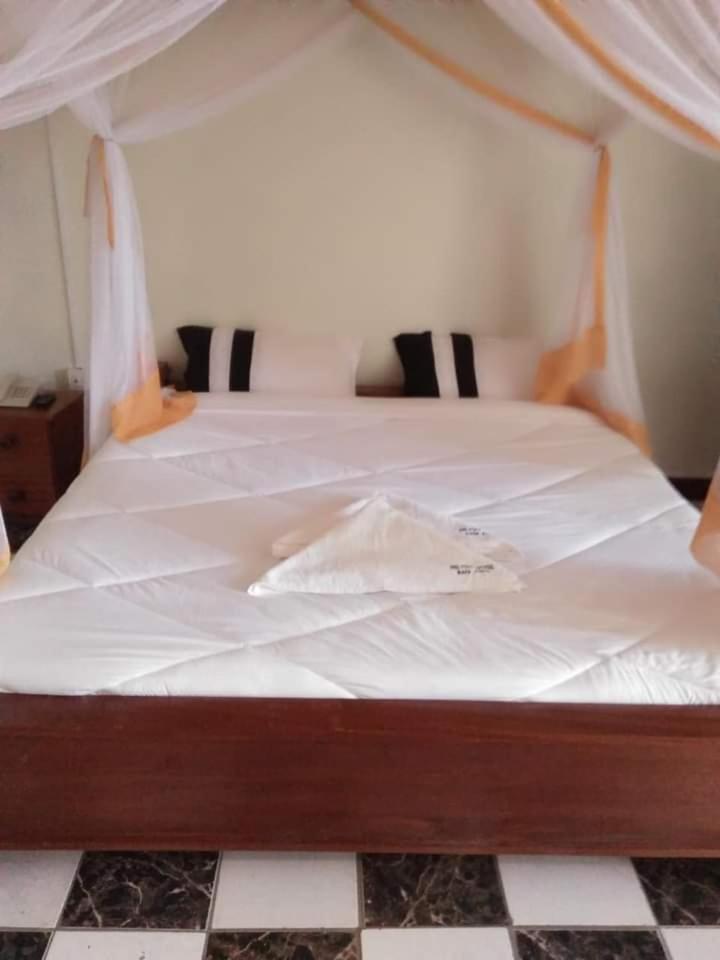Newstead Hotel Naivasha Extérieur photo
